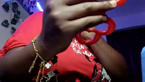 Snapshot of lulu_sparks1 chatting on 10-29-25, 03:42 lulu_sparks1 online show from 10-29-25, 03:42