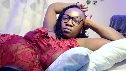 Snapshot of lulu_sparks1 chatting on 11-16-25, 01:22 lulu_sparks1 online show from 11-16-25, 01:22