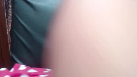  Lulu  online show from 10-16-25, 01:23