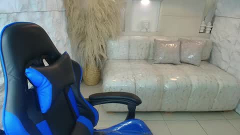 Luna online show from 09-17-25, 08:32