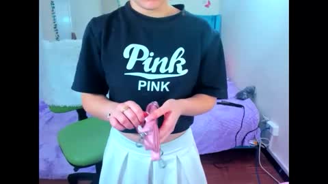 Snapshot of luna_analya chatting on 10-06-25, 03:42 luna_analya online show from 10-06-25, 03:42