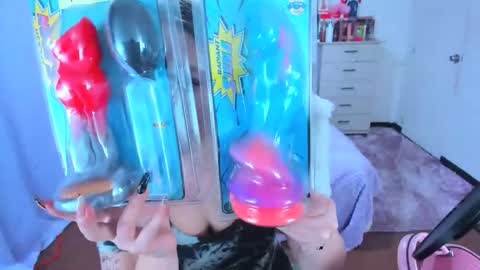 luna_analya online show from 11-18-25, 04:22