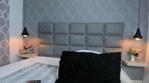 Snapshot of luna_bella3 chatting on 11-22-25, 11:09 Luna online show from 11-22-25, 11:09