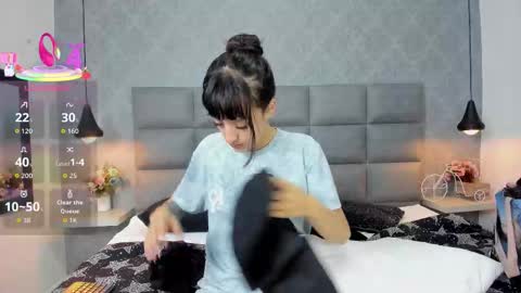 Snapshot of luna_bella3 chatting on 11-29-25, 11:57 Luna online show from 11-29-25, 11:57