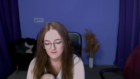 luna_berryy online show from 12-19-24, 02:56