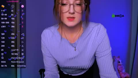 luna_berryy online show from 11-14-25, 08:29