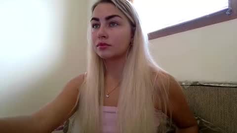 luna_blazer online show from 10-15-25, 09:09