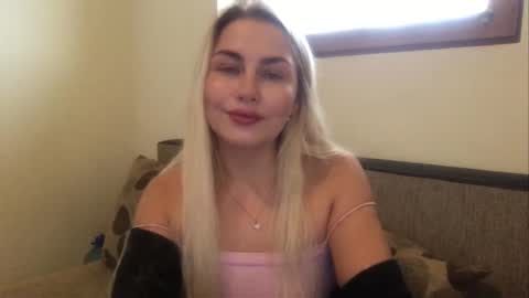 luna_blazer online show from 11-10-25, 12:37