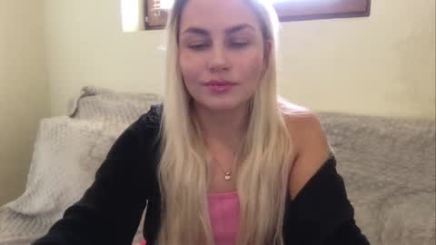 luna_blazer online show from 11-22-25, 11:42