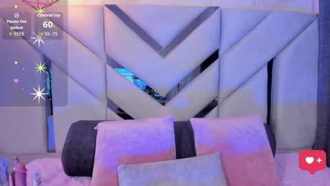  Luna  online show from 02-26-26, 02:43