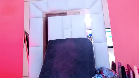 Luna online show from 10-26-25, 12:33