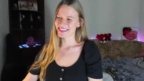 luna_evan online show from 12-17-24, 01:16