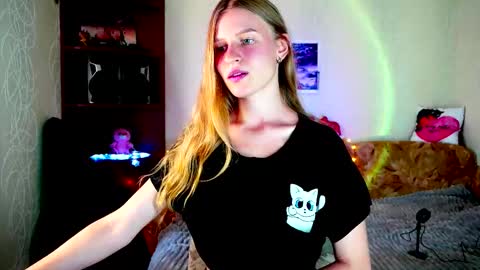 luna_evan online show from 09-24-25, 08:50