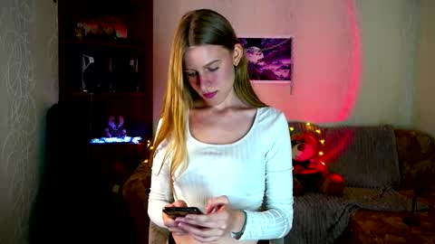 luna_evan online show from 10-28-25, 09:57