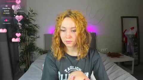 Luna online show from 11-19-25, 12:10