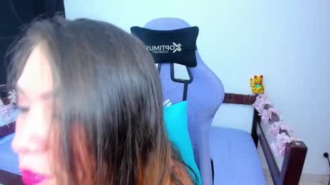 Snapshot of luna_gomez92 chatting on 10-18-25, 05:10 Luna Gomez online show from 10-18-25, 05:10