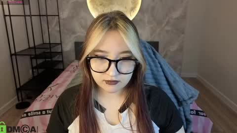 Luna Host online show from 04-03-26, 01:25