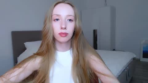 Luna online show from 02-27-25, 01:16