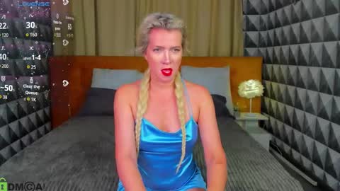 luna_lew1s online show from 10-20-25, 08:04