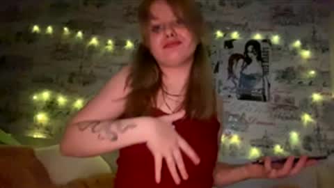 Snapshot of luna_linn chatting on 02-13-26, 01:07 Luna online show from 02-13-26, 01:07