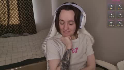 luna_loveeee online show from 04-15-26, 04:30