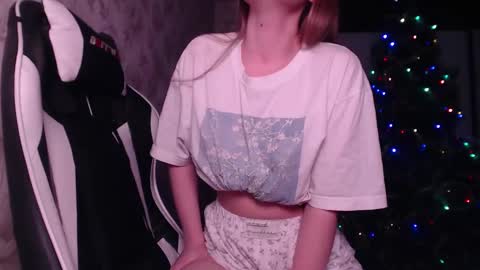 Luna online show from 12-24-24, 08:16