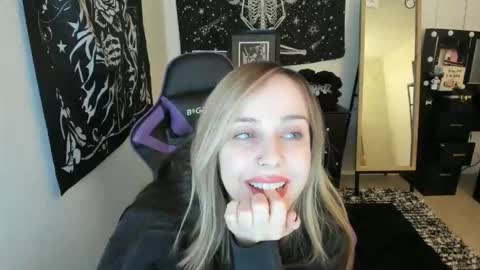 Luna online show from 12-18-25, 05:46