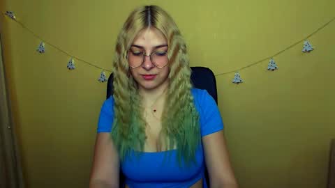 Luna online show from 12-17-24, 08:23