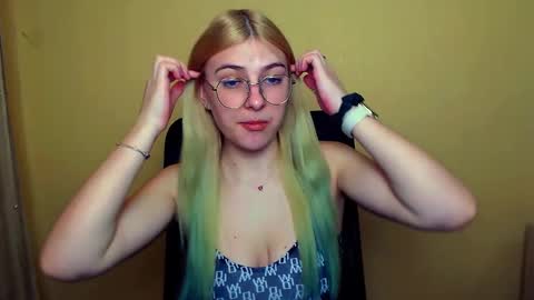 Luna online show from 01-08-25, 11:21