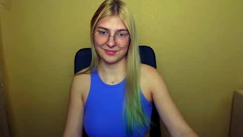 Luna online show from 02-06-25, 12:16