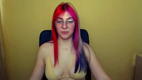 Luna online show from 02-22-25, 12:19