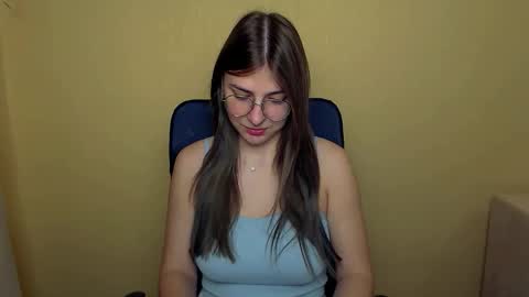 Snapshot of luna_lush_ chatting on 10-09-25, 09:07 Luna online show from 10-09-25, 09:07