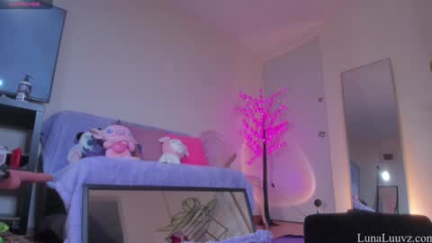 Luna Luuvz online show from 11-05-25, 05:07
