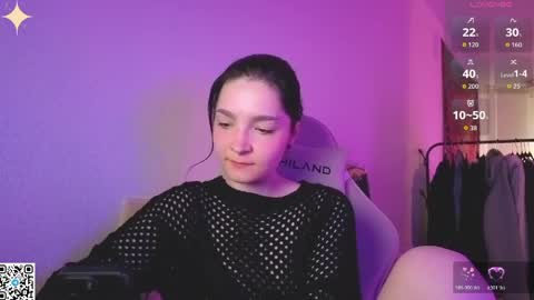 Snapshot of luna_moon13 chatting on 04-11-26, 12:59 Luna online show from 04-11-26, 12:59