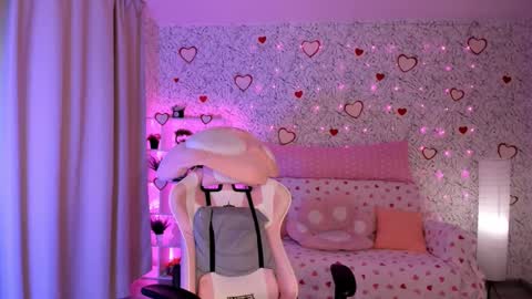 Lina  online show from 02-14-25, 06:45