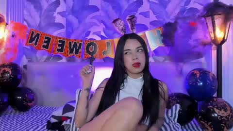 Luna Morgan online show from 10-30-25, 05:20