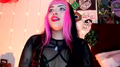 MISS LUNA  online show from 01-01-25, 12:32