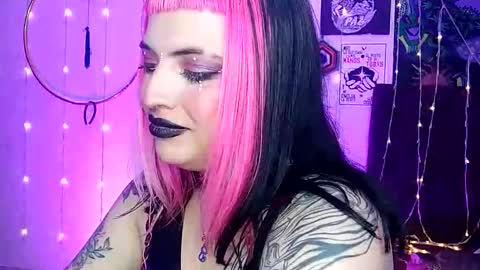 MISS LUNA  online show from 02-05-25, 12:20