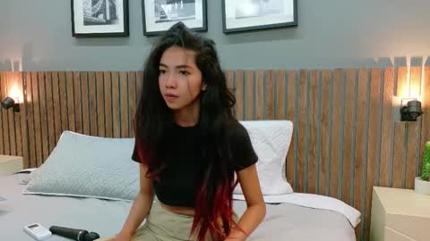 LUNA  online show from 11-20-25, 01:55