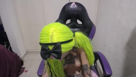 Snapshot of luna_rosita chatting on 12-28-24, 10:25 Luna online show from 12-28-24, 10:25