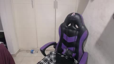 Snapshot of luna_rosita chatting on 01-31-25, 01:54 Luna online show from 01-31-25, 01:54