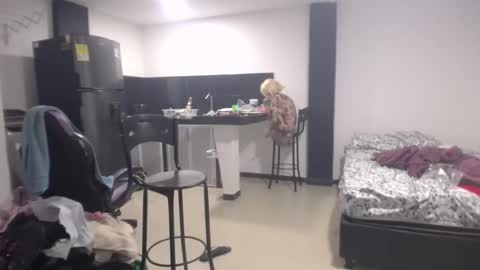 Snapshot of luna_rosita chatting on 03-06-25, 10:15 Luna online show from 03-06-25, 10:15