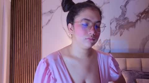 L U N A   Try my private  online show from 11-21-25, 11:42