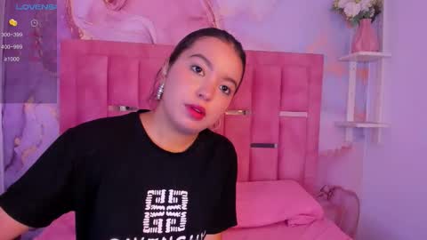 Luna  online show from 09-28-25, 04:34