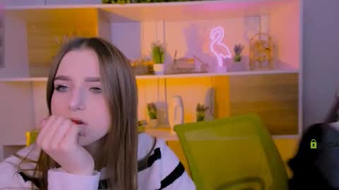 Luna online show from 10-10-25, 07:13