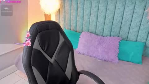 Snapshot of luna_volk chatting on 09-09-25, 03:06 Luna online show from 09-09-25, 03:06