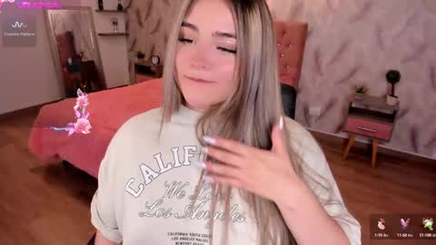 Snapshot of luna_volk chatting on 10-10-25, 03:38 Luna online show from 10-10-25, 03:38