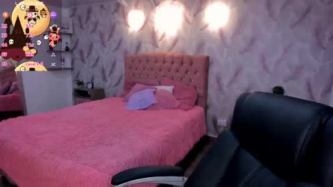 Snapshot of luna_volk chatting on 10-14-25, 02:45 Luna online show from 10-14-25, 02:45