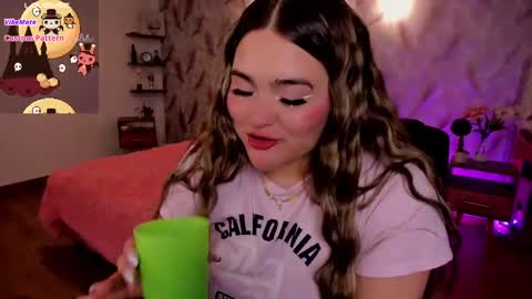 Snapshot of luna_volk chatting on 10-16-25, 03:18 Luna online show from 10-16-25, 03:18