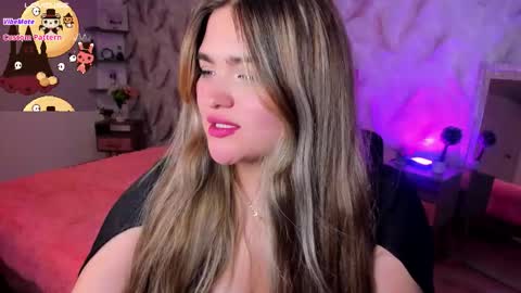 Snapshot of luna_volk chatting on 10-21-25, 02:45 Luna online show from 10-21-25, 02:45